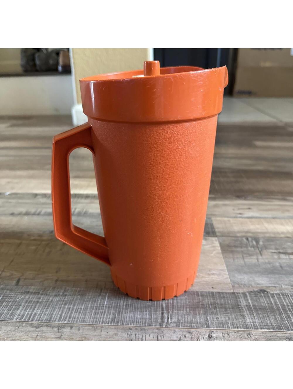 VTG Tupperware #800-10 Harvest Orange 2 Quart Pitcher With Push Button Lid